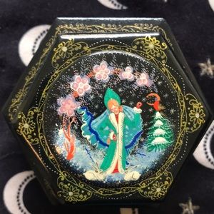 Gorgeous vintage jewelry box